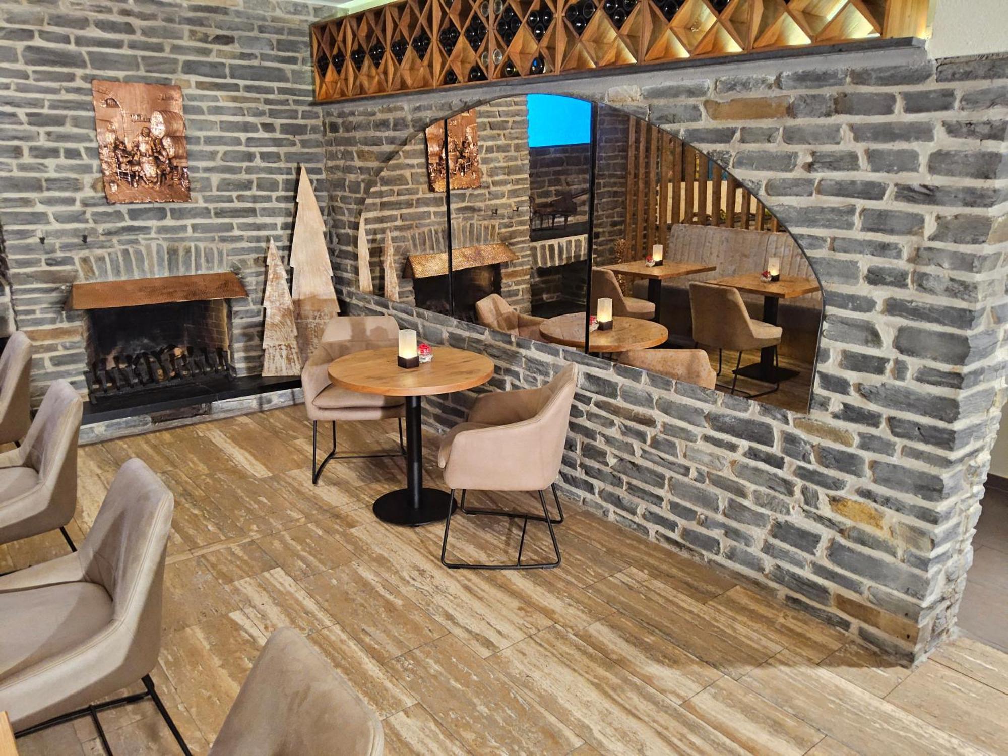 Christiana'S Wein & Art Hotel Bernkastel-Kues Exterior photo