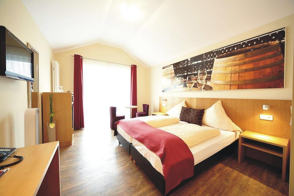 Christiana'S Wein & Art Hotel Bernkastel-Kues Room photo