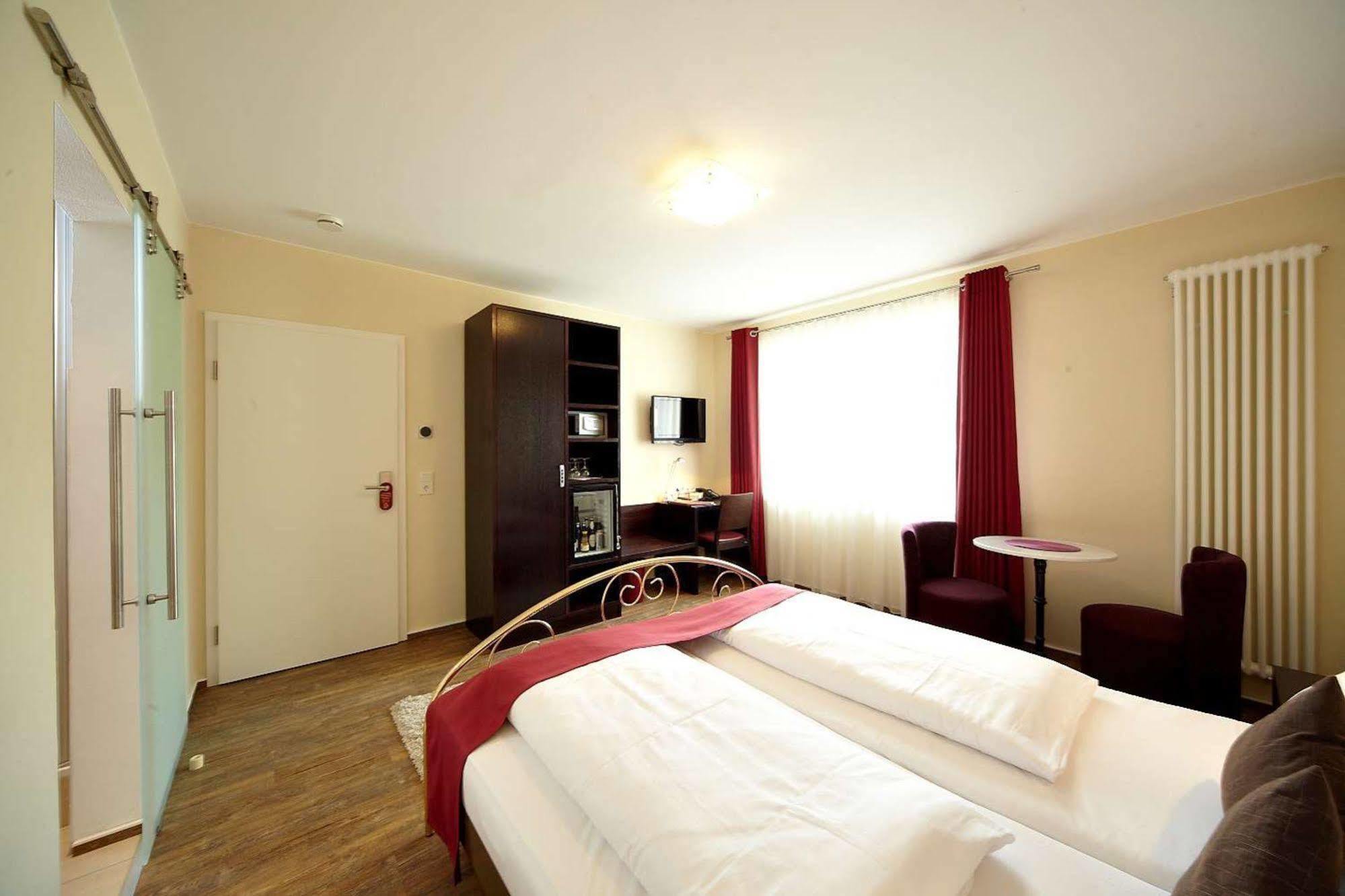 Christiana'S Wein & Art Hotel Bernkastel-Kues Exterior photo